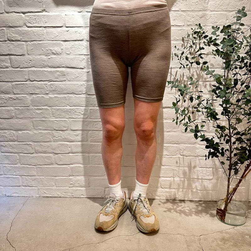 Joha ウール・シルク ハーフレギンス(ベージュ)