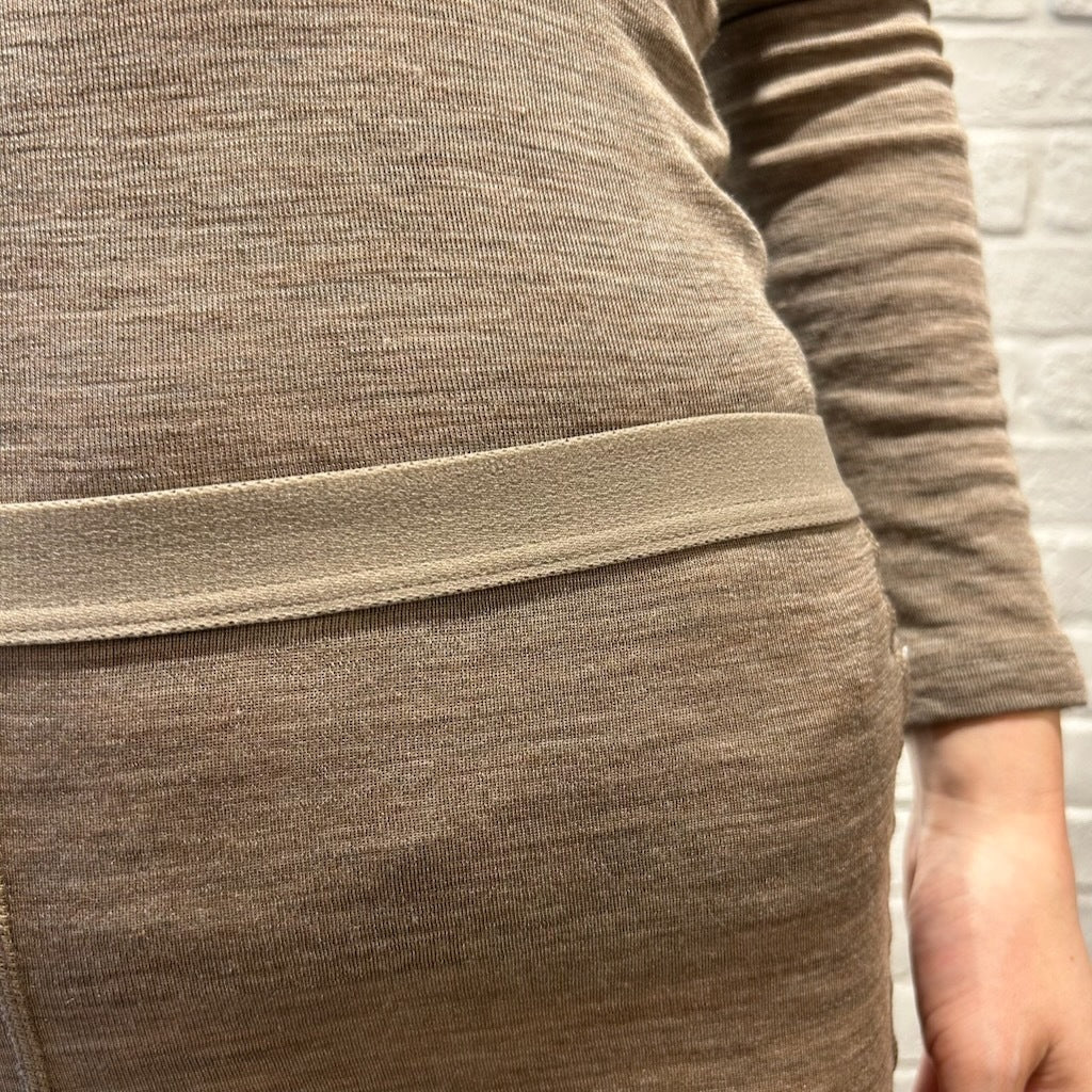 Joha ウール・シルクレギンス(セサミ)