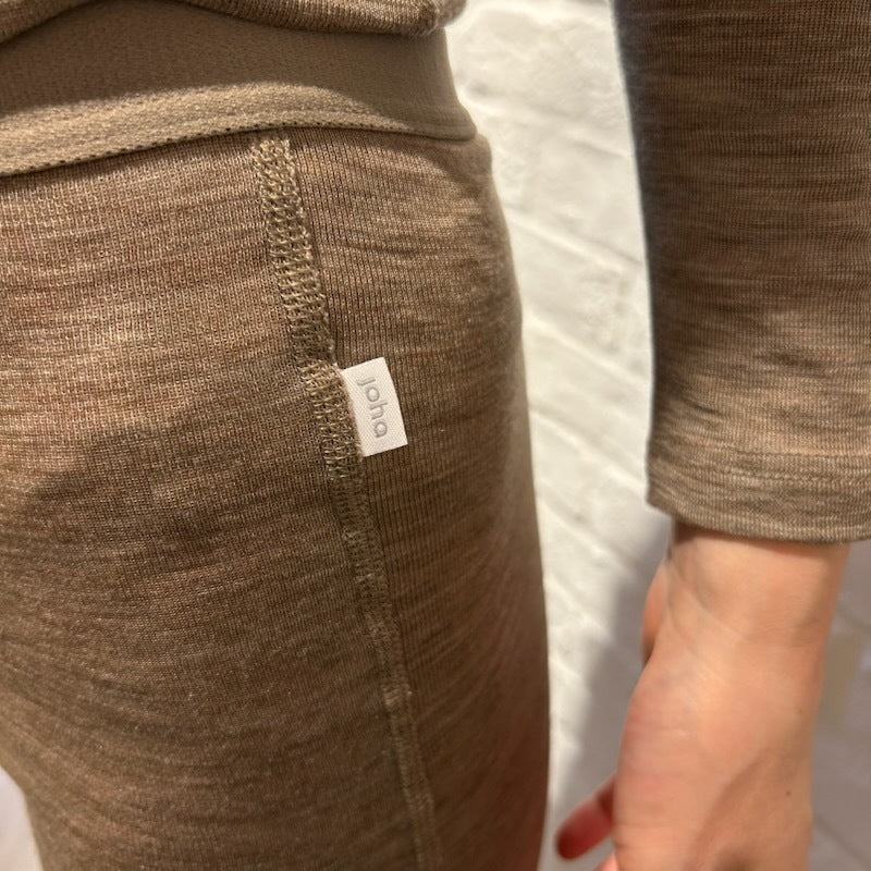 Joha ウール・シルクレギンス(セサミ)