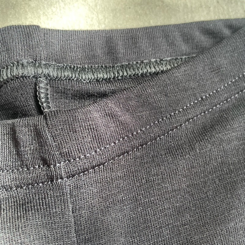 Joha ウール・シルク ハーフレギンス(ブラック)