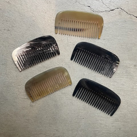 ナチュラル KOSTKAMM ヘアコーム 水牛の角でできたコーム ヘアアクセサリー 商品イメージ