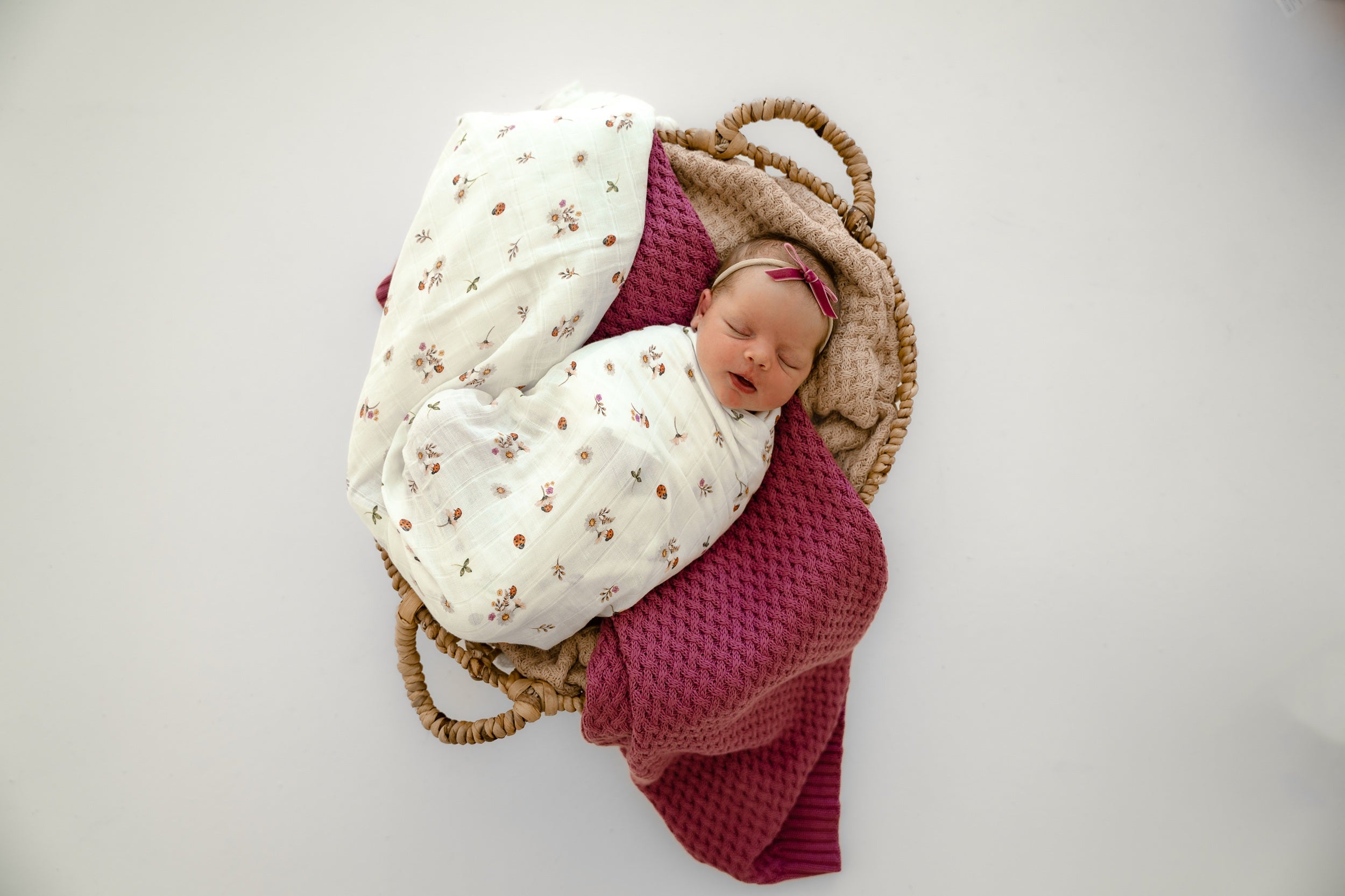 Snuggle Hunny Kids Organic Muslin Wraps (Ladybug)