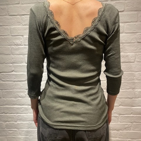 Joha ウール・シルク アンダーシャツ（オリーブ）