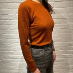 Joha ウール リブブラウス（アプリコットK）