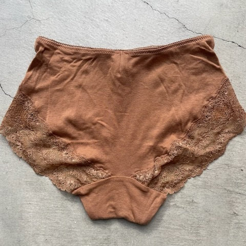 【期間限定11/21-12/14】Souple Luz バックレースショーツ ココア