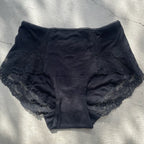 【期間限定11/21-12/14】Souple Luz バックレースショーツ ブラック