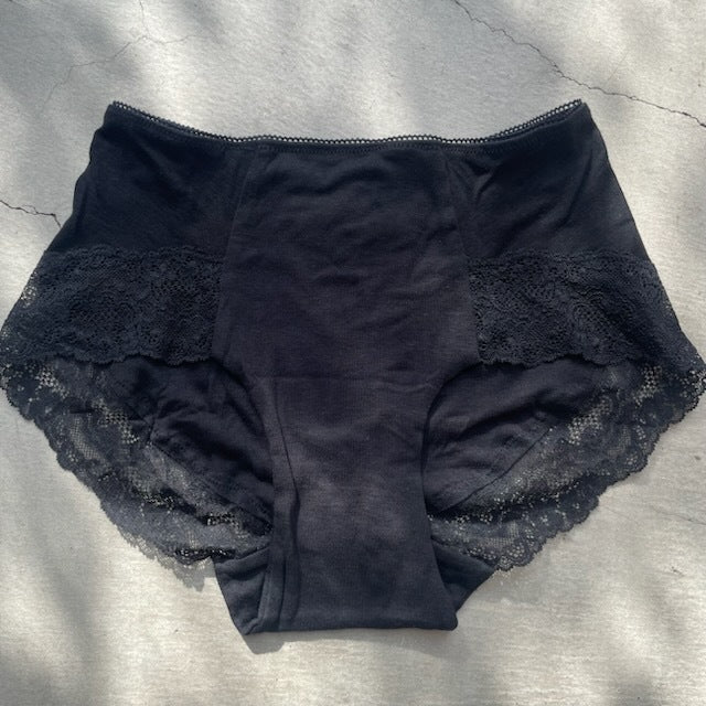 【期間限定11/21-12/14】Souple Luz バックレースショーツ ブラック