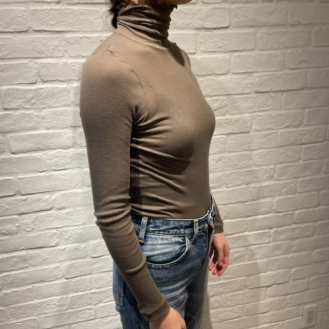 【期間限定11/21-12/14】Souple Luz コットンカシミヤリブ タートルネックロングスリーブTシャツ