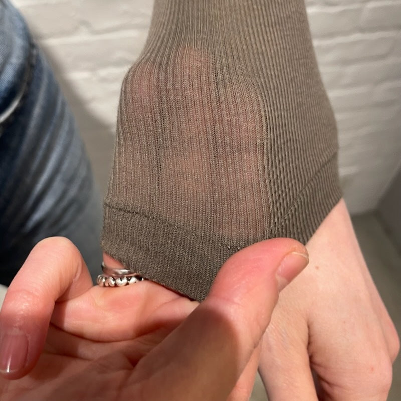 【期間限定11/21-12/14】Souple Luz コットンカシミヤリブ タイトクルーネックTシャツ オリーブドラブ