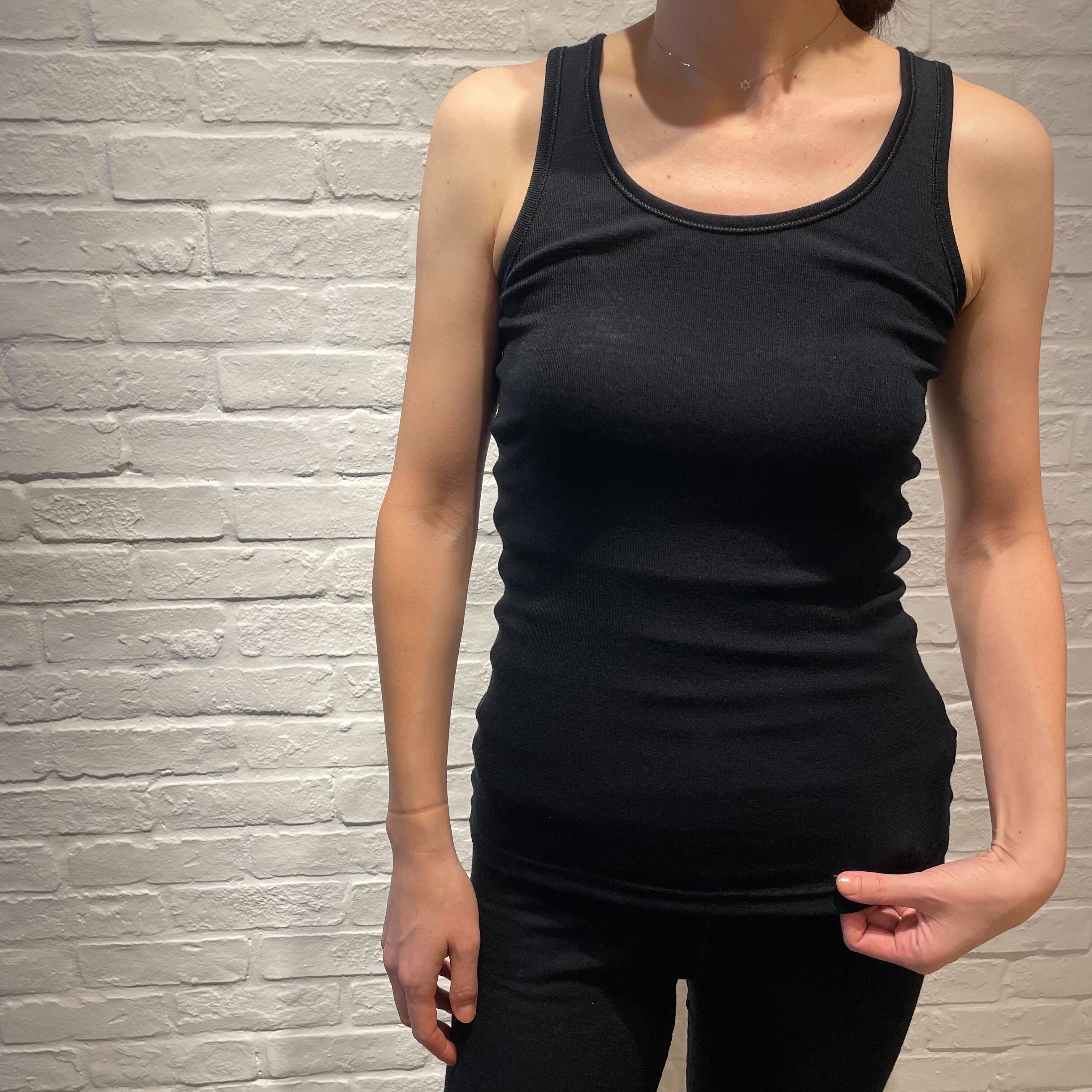 Joha wool sleeveless undershirt (black)