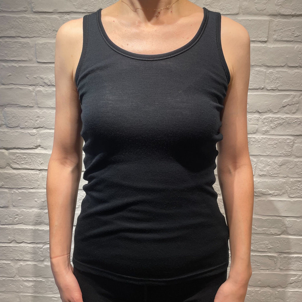 Joha wool sleeveless undershirt (black)