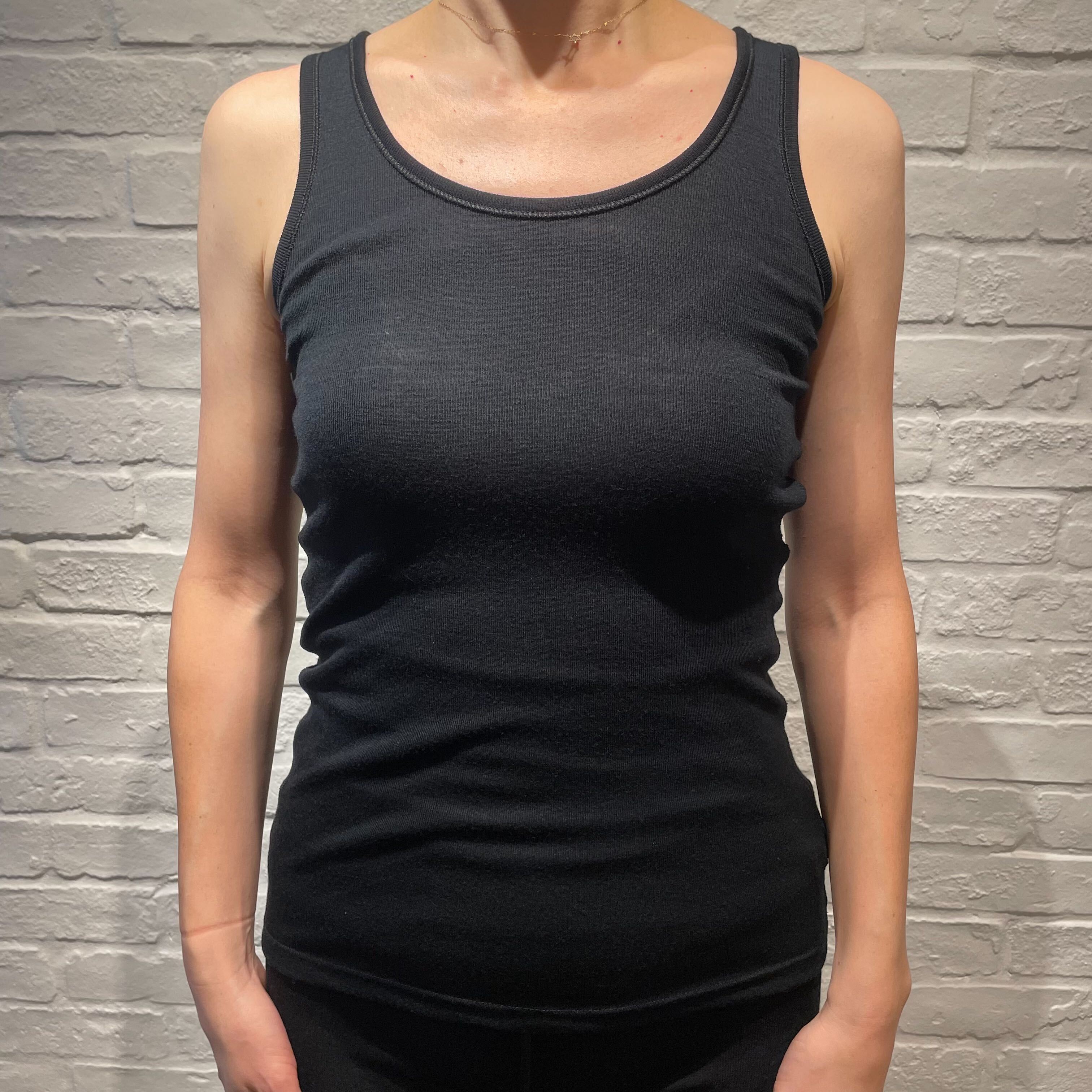 Joha wool sleeveless undershirt (black)