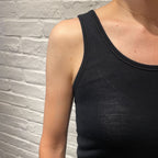 Joha wool sleeveless undershirt (black)