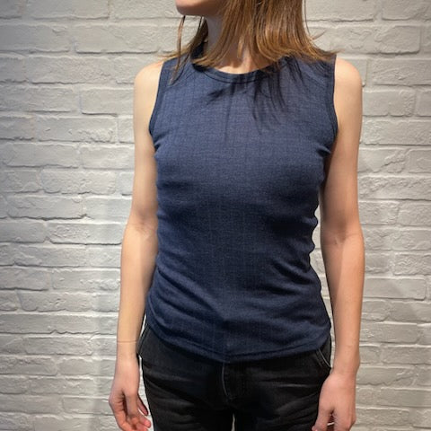Joha ウール・シルクノースリーブアンダーシャツ（ネイビーK）