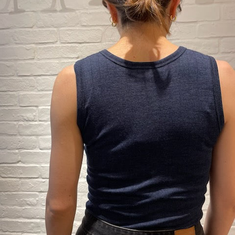 Joha ウール・シルクノースリーブアンダーシャツ（ネイビーK）