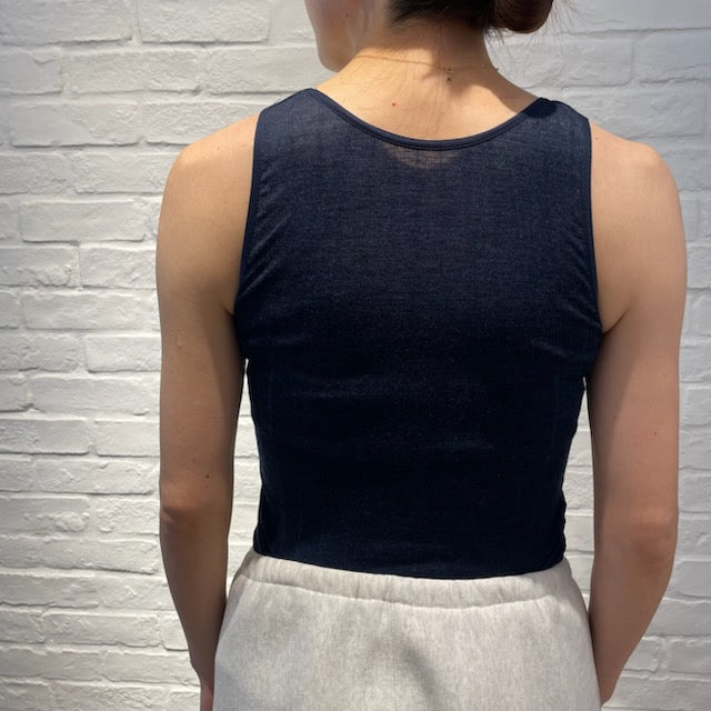 Joha wool and silk sleeveless undershirt (navy)