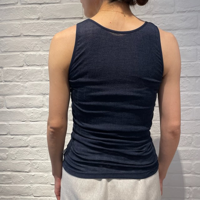 Joha wool and silk sleeveless undershirt (navy)