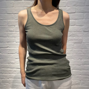 Joha wool and silk sleeveless undershirt (olive)