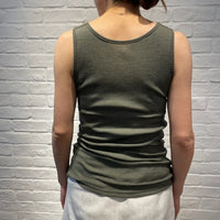 Joha wool and silk sleeveless undershirt (olive)