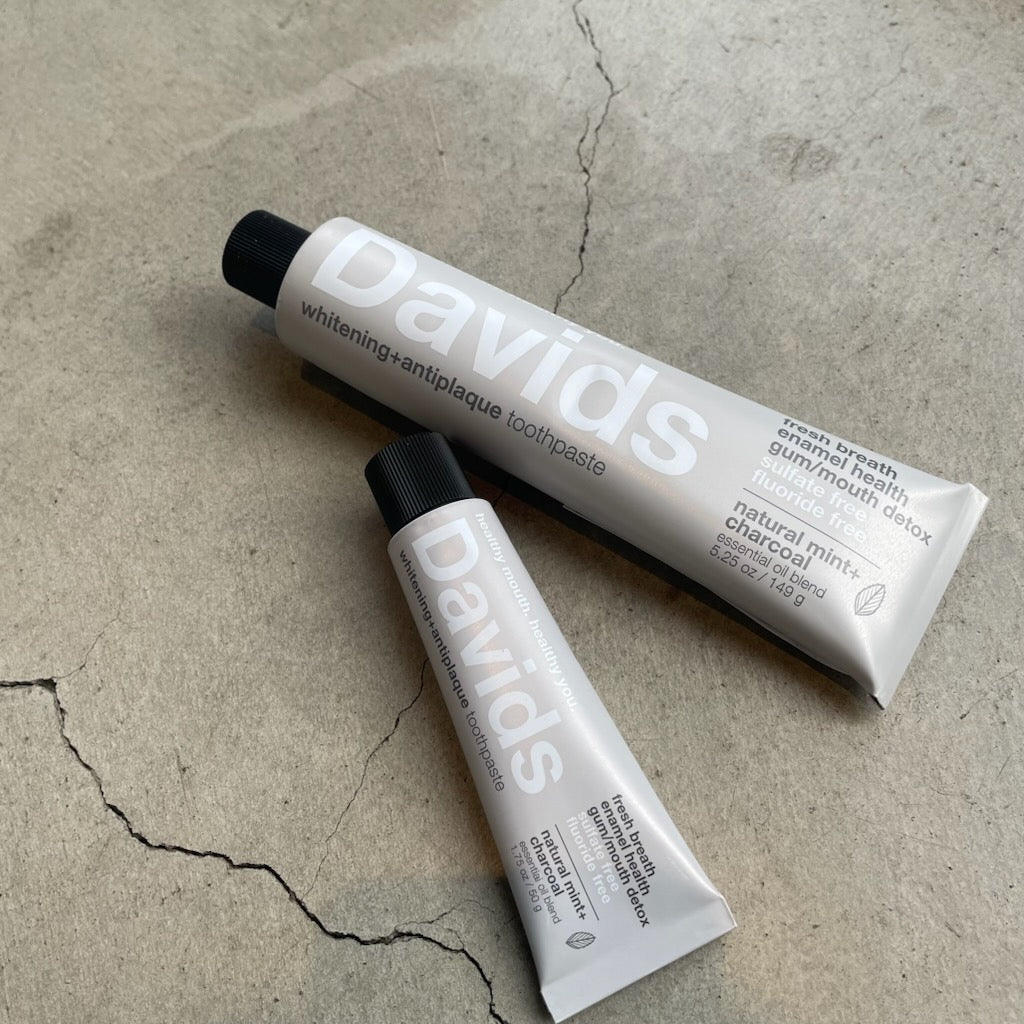 Davids ホワイトニングトゥースペースト（チャコール）