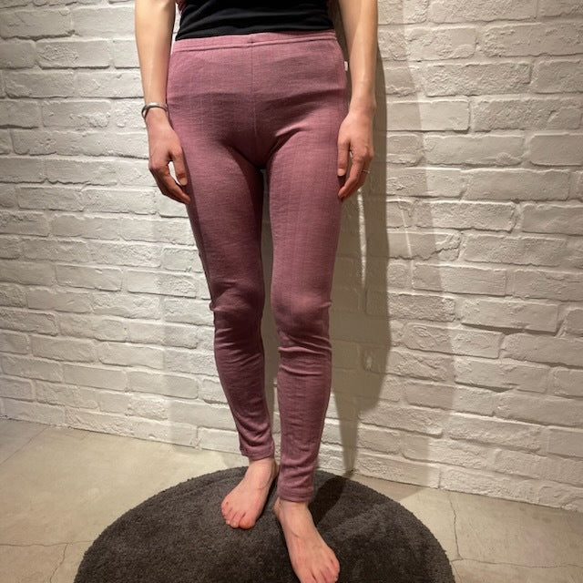 ナチュラル ヨハ メリノウール シルク レギンス レディース 着画正面全体