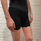 ナチュラル ヨハ メリノウール シルク ハーフレギンス ブラック リブ レースが美しい 肌触りが良い 着用イメージ