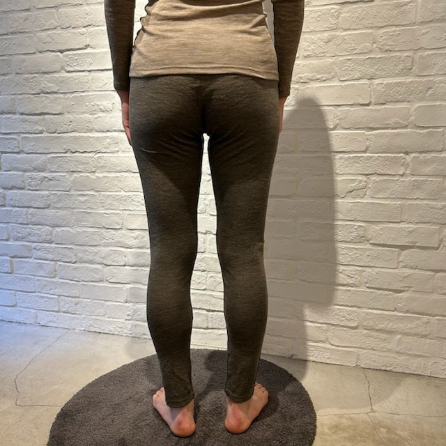 Joha ウール・シルクレギンス（マッドブラウンK）