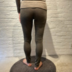 Joha ウール・シルクレギンス（マッドブラウン）