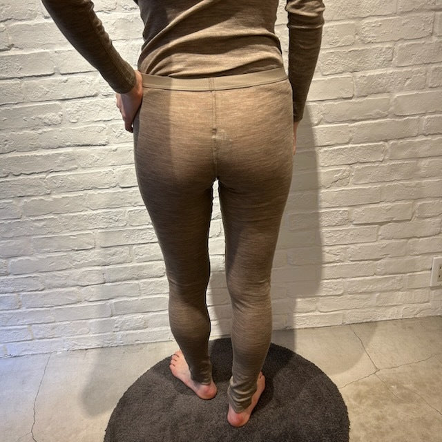 Joha ウール・シルクレギンス（セサミ）