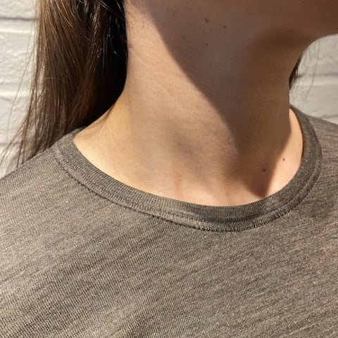 Joha ウール・シルク ブラウス（マッドブラウンK）