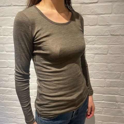 Joha ウール・シルク ブラウス（マッドブラウン）