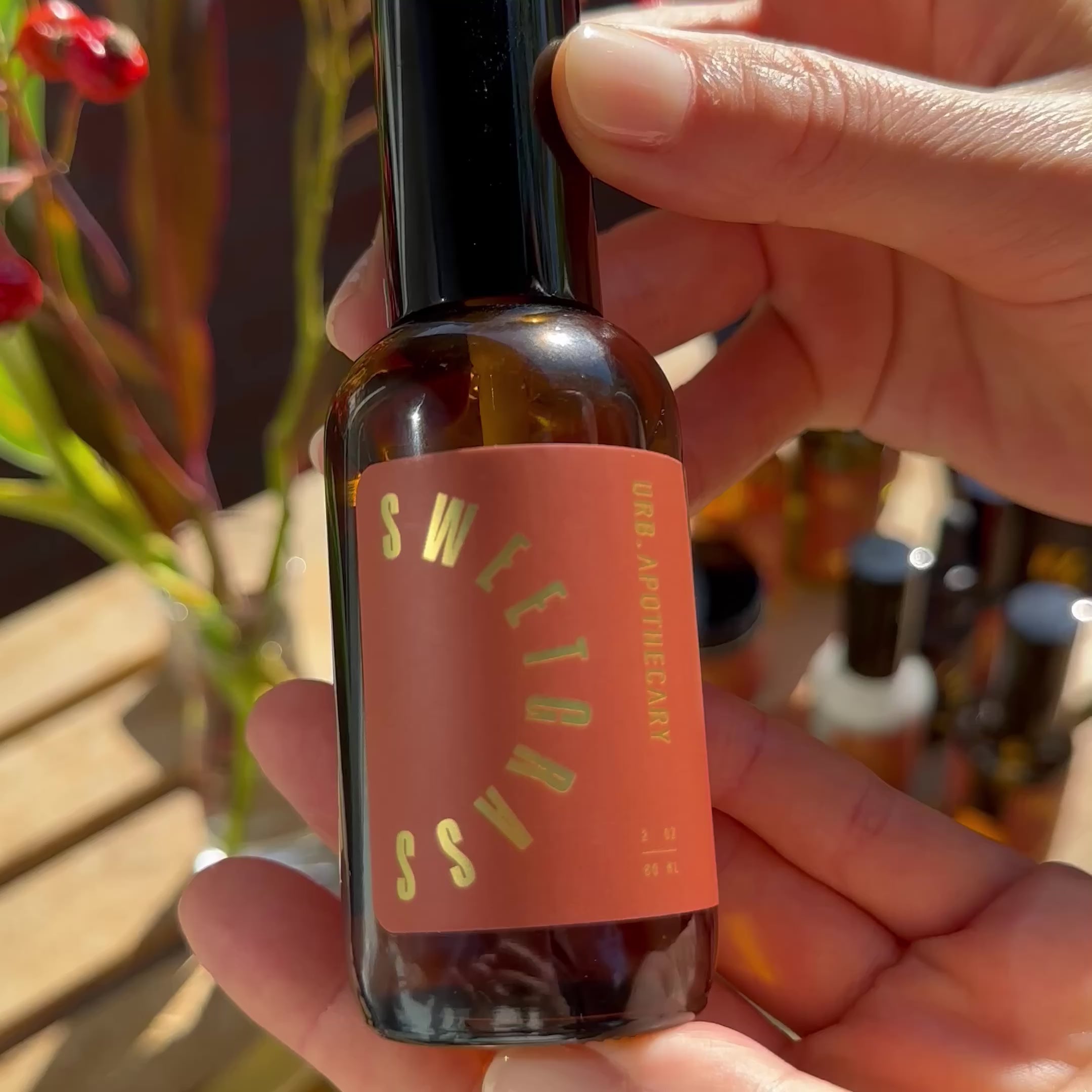 オーガニック アーブアポセカリー 化粧水 ミスト化粧水 コウボウ水 水不使用 使用イメージ動画