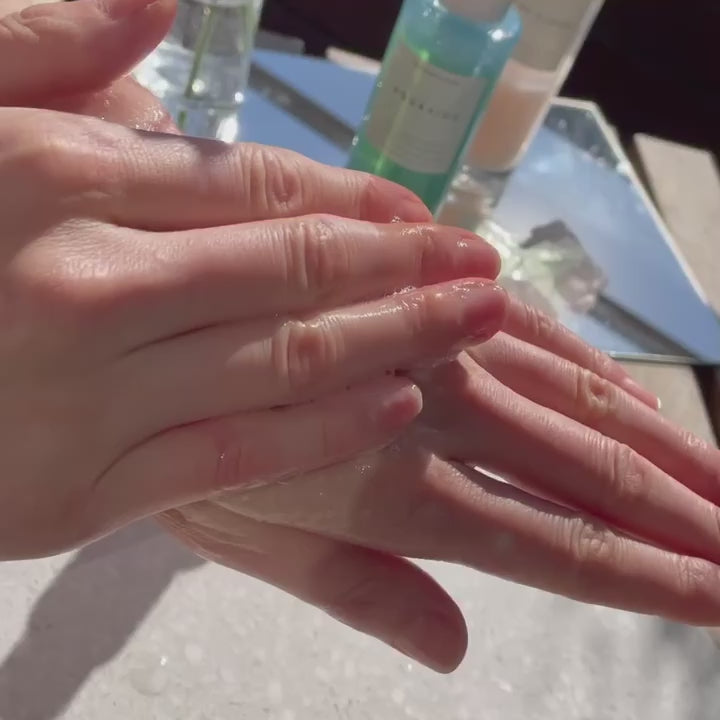 ナチュラル Herbivore Botanicals 洗顔料 メイク落とし 顔 ブルータンジーオイル 天然BHA 脂性肌 混合肌 ニキビ肌 すっきり洗い上げる 角質ケア 使用イメージ動画