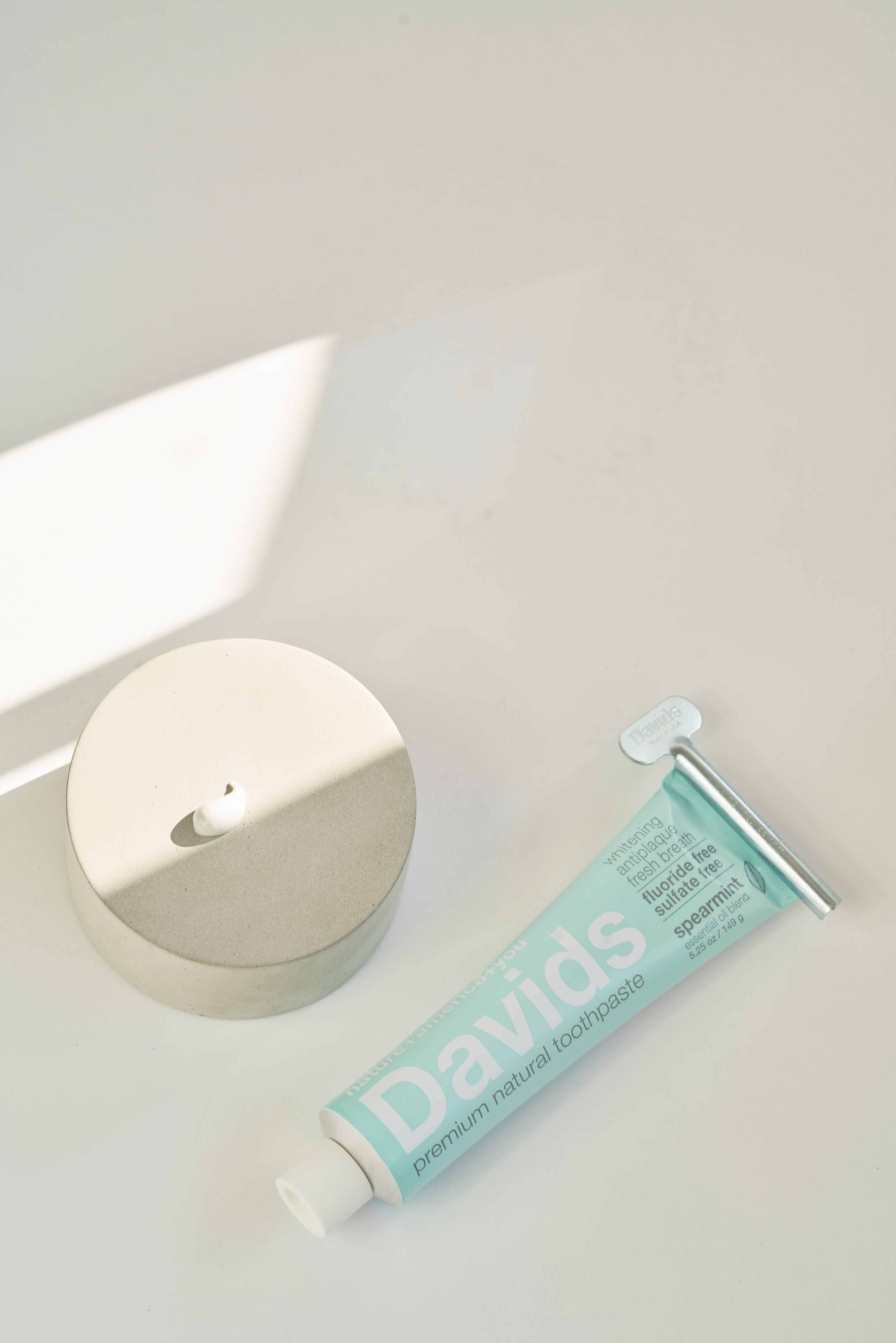 Davids ホワイトニングトゥースペースト（スペアミント）