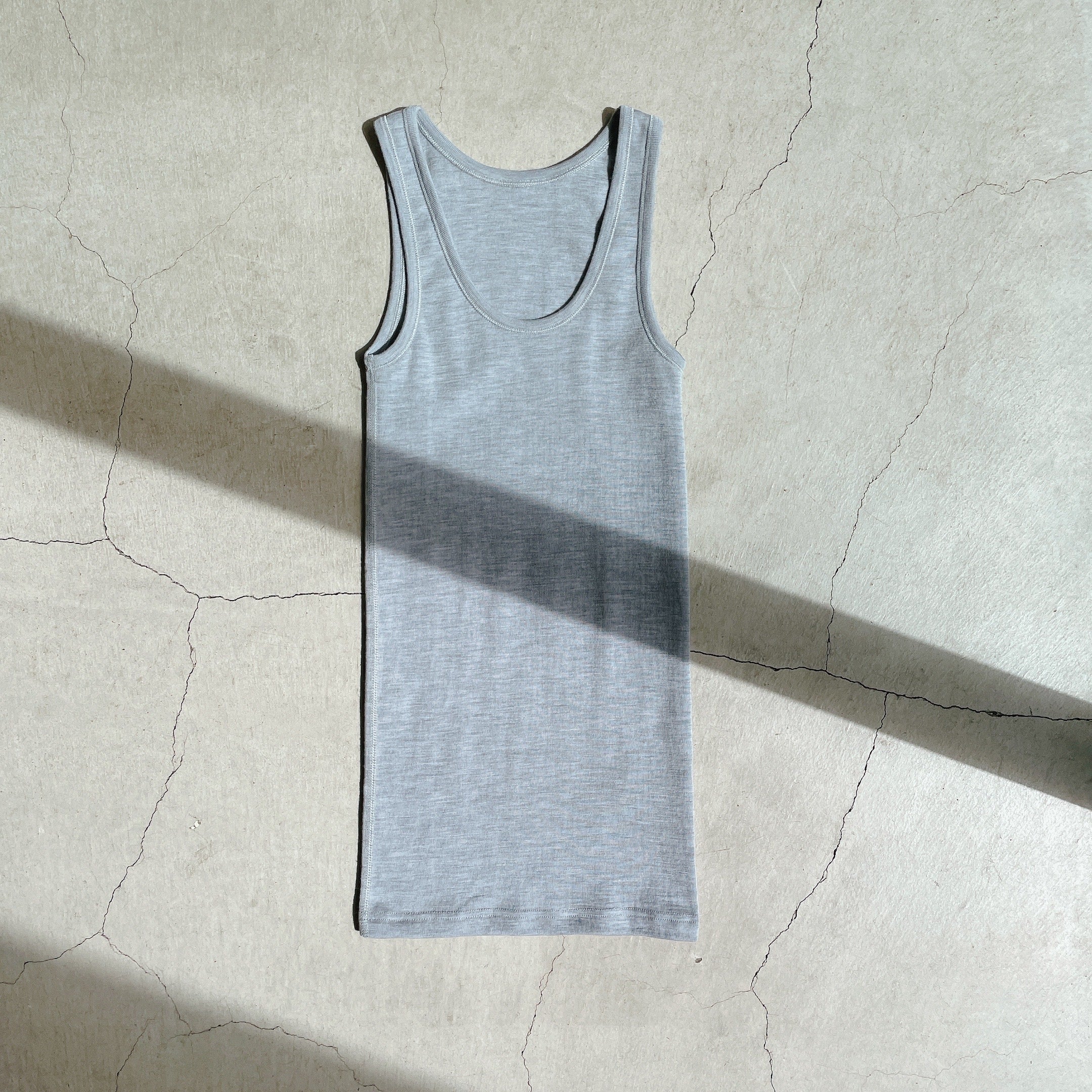 Joha wool sleeveless undershirt (grey)