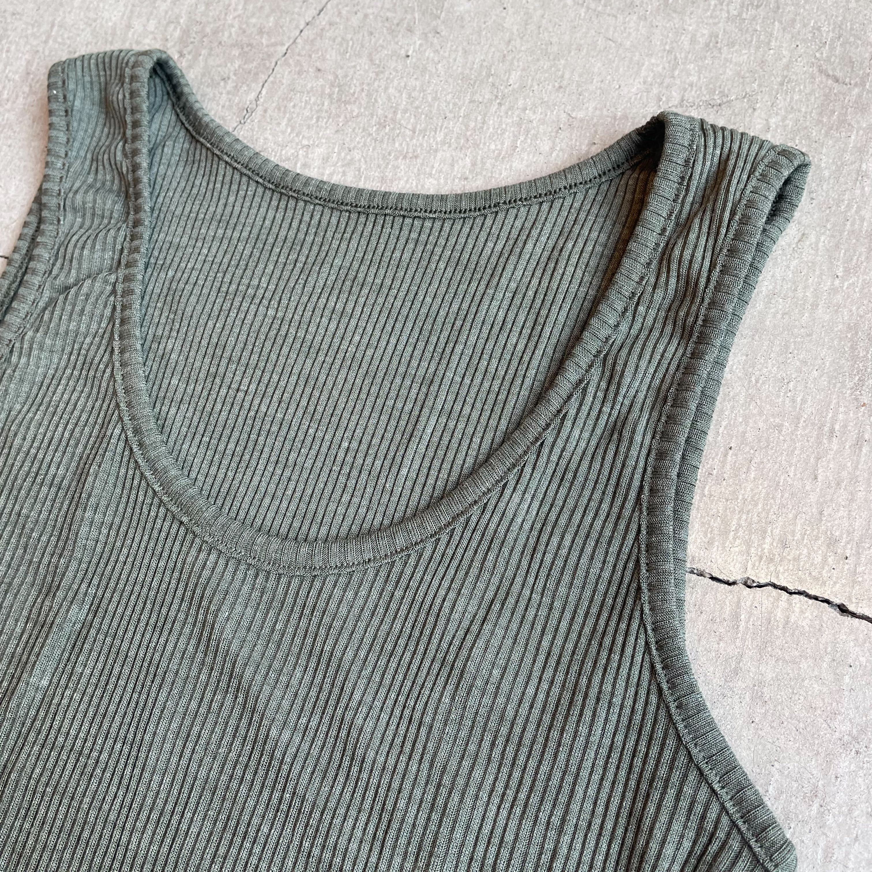 Joha wool and silk sleeveless undershirt (olive)