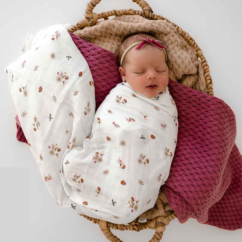 Snuggle Hunny Kids Organic Muslin Wraps (Ladybug)