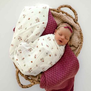 Snuggle Hunny Kids Organic Muslin Wraps (Ladybug)